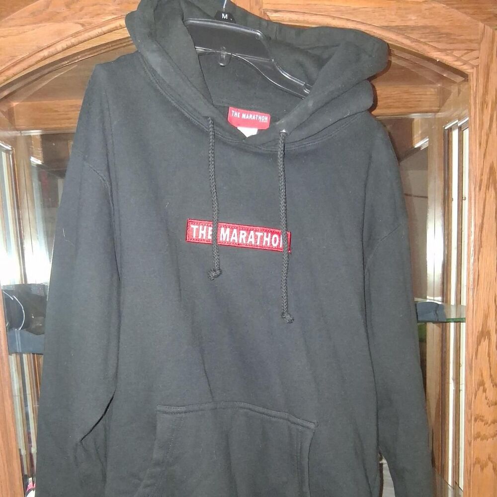 The Marathon Clothing Company Women's Black Hoodie size small
